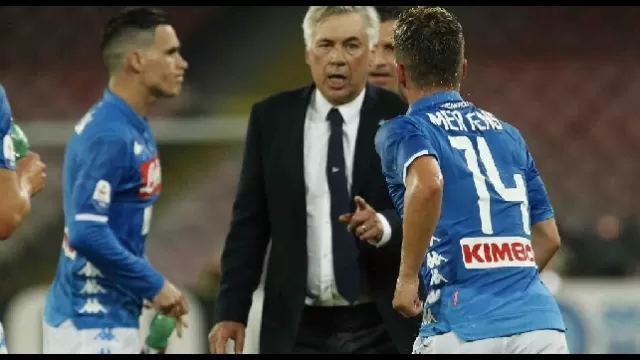 Carlo Ancelotti con Dries Mertens