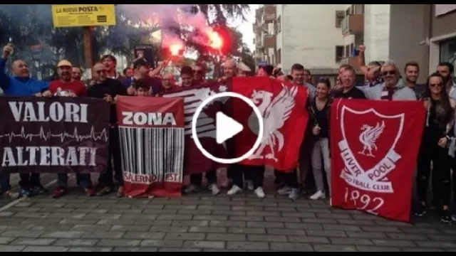 Tifosi di Liverpool e Salernitana
