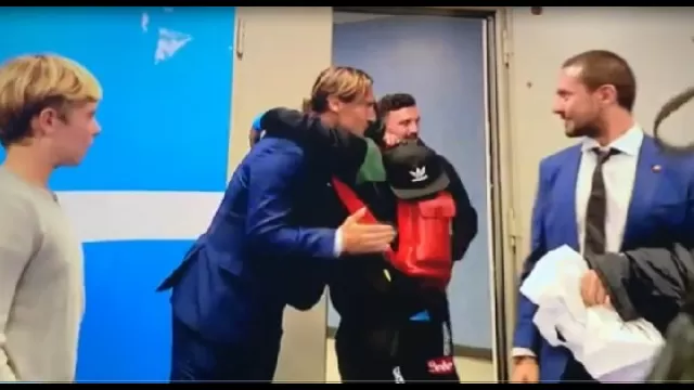 Abbraccio Insigne-Totti