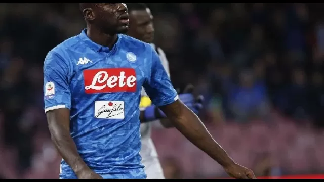 Kalidou Koulibaly con la maglia del Napoli