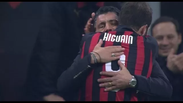 Gonzalo Higuain e Gennaro Gattuso con la maglia del Milan