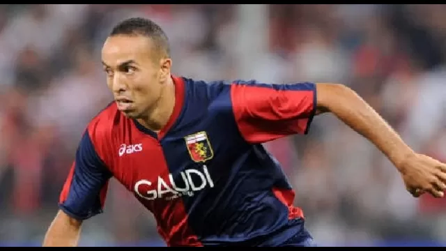 Houssine Kharja con la maglia del Genoa