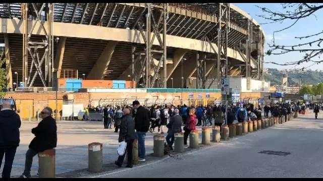 Napoli, esterno stadio San Paolo