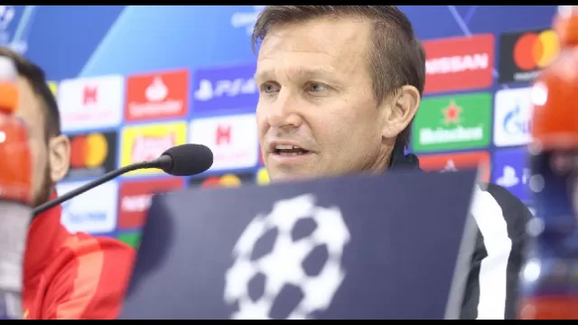 Napoli-Salisburgo, Marsch in conferenza stampa