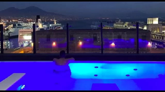 Diego Demme, centrocampista della SSC Napoli, all'Hotel Vesuvio