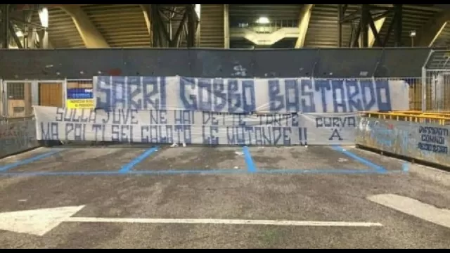 striscione curva A contro sarri napoli juve