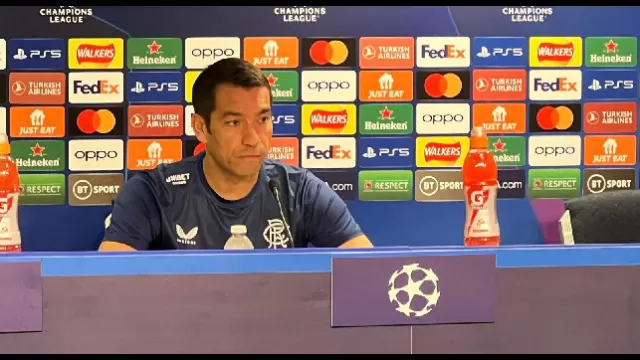 Van Bronckhorst conferenza rangers napoli
