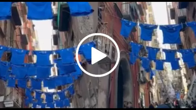 Maglia Italia a Napoli