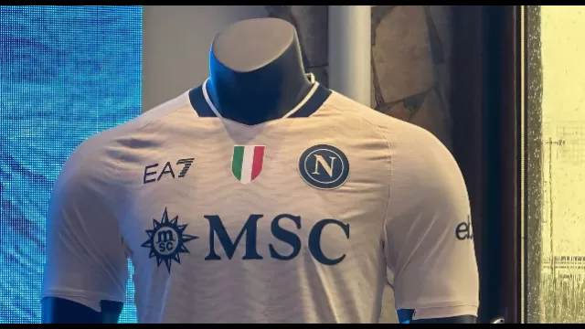 Nuova maglia Napoli presentazione